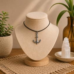Choker anchor pendant