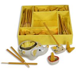 Jasmine incense and candle gift set with elephant shaped t-light, 15x15 cm
