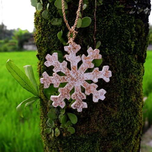 Hanging Snowflake Decoration Albesia Wood 8.5 x 8.5cm