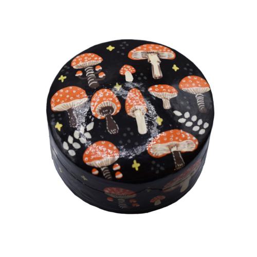 Round Trinket Box, toadstools, papier mâché, 8 x 4cm