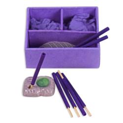 Lavender incense and candle giftset with elephant shaped t-light, 8.5 x 7 x 4cm
