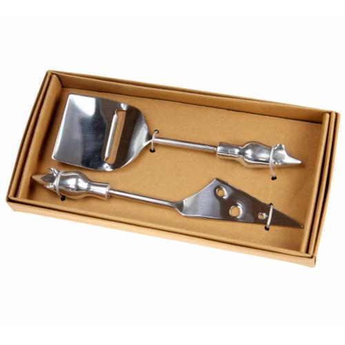 2 cheese cutters/knives in presentation box