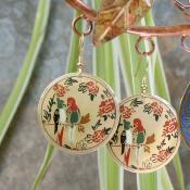 Earrings gold coloured with parrots