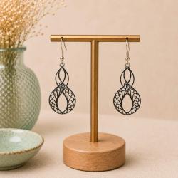 Earrings Figure 8