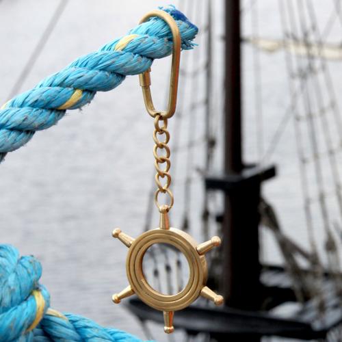 Keyring ship's wheel, magnifying glass