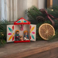 Mini Traditional Ceramic Nativity Scene 4.4 × 1.6 × 6.6 cm